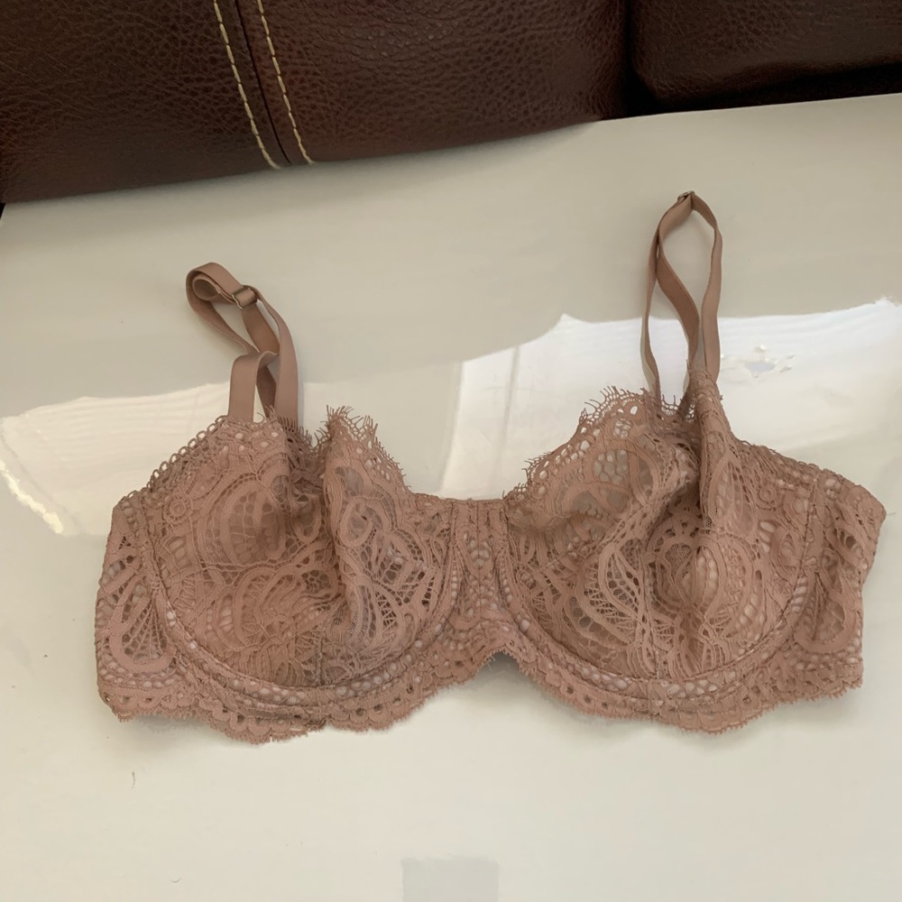 Victoria Secret bra lift and lace 34dd